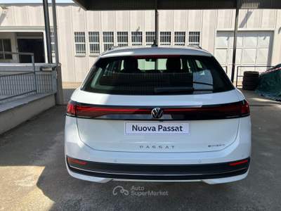 Volkswagen Passat 1.5 tsi ehybrid business 204cv dsg Bianco usata Assago