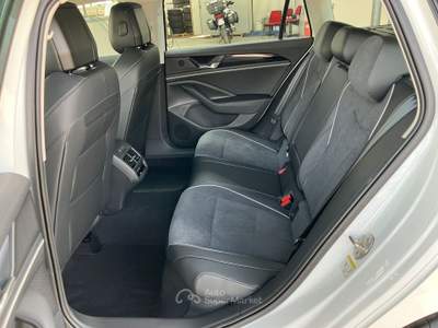 Volkswagen Passat 1.5 tsi ehybrid business 204cv dsg Bianco usata Assago