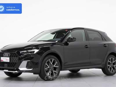 Audi A1 Allstreet 1.0 TFSI Admired Nero usata Cantù