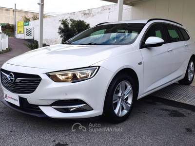 Opel Insignia ecoTEC S&S Sports Tourer Business Bianco usata MONOPOLI