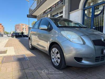 Toyota Yaris 5 porte Sol Grigio usata Andria