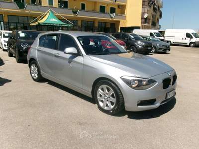 BMW Serie 1 118d 118 SERIE 1 118D 2.0 143CV E5 URBAN *AUTOMATICA* 94000 KM CERTIFICATI Argento usata Giugliano in Campania