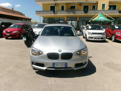 BMW Serie 1 118d 118 SERIE 1 118D 2.0 143CV E5 URBAN *AUTOMATICA* 94000 KM CERTIFICATI Argento usata Giugliano in Campania