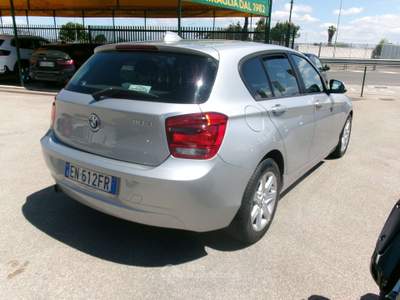 BMW Serie 1 118d 118 SERIE 1 118D 2.0 143CV E5 URBAN *AUTOMATICA* 94000 KM CERTIFICATI Argento usata Giugliano in Campania