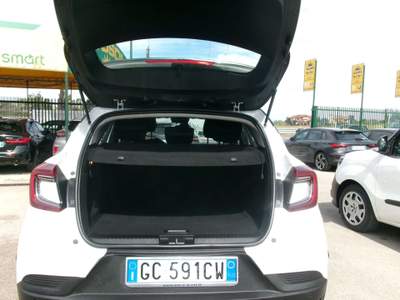 Renault Captur CAPTUR 1.0 TCE GPL DI SERIE 100cv INTENS 98000 KM Bianco usata Giugliano in Campania