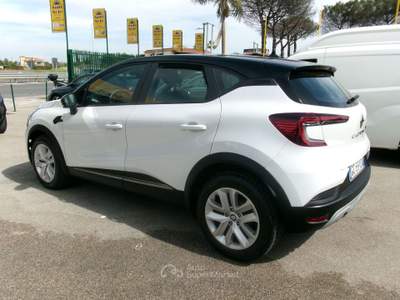 Renault Captur CAPTUR 1.0 TCE GPL DI SERIE 100cv INTENS 98000 KM Bianco usata Giugliano in Campania