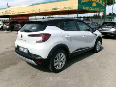 Renault Captur CAPTUR 1.0 TCE GPL DI SERIE 100cv INTENS 98000 KM Bianco usata Giugliano in Campania