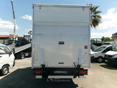 Iveco Daily 35C14 2.3 140CV E6D BOX+PEDANA PASSO 3450 7 PEDANE Bianco usata Giugliano in Campania