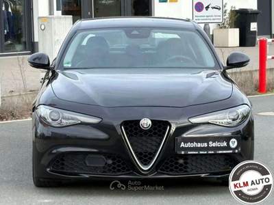 Alfa Romeo Giulia 2.0 Turbo 200 CV AT8 Super Nero usata Roma