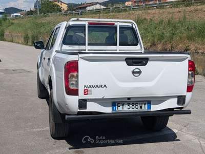 Nissan Navara Navara III 2016 2.3 dci d.cab Visia 4wd 163cv my19 Bianco usata Deruta
