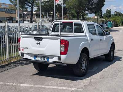 Nissan Navara Navara III 2016 2.3 dci d.cab Visia 4wd 163cv my19 Bianco usata Deruta