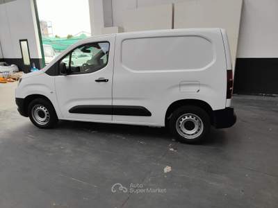 Toyota Proace 1.5D 100cv Doppia P. S&S MT L1 S Ground (IVA ESCL) Bianco usata Milano