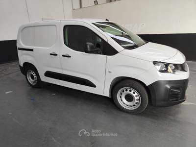 Peugeot Partner L1 BlueHDi 130cv Premium 1000kg Bianco usata Milano