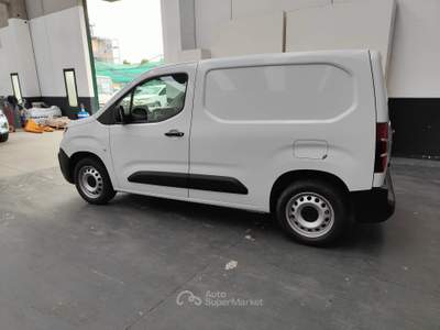 Peugeot Partner L1 BlueHDi 130cv Premium 1000kg Bianco usata Milano