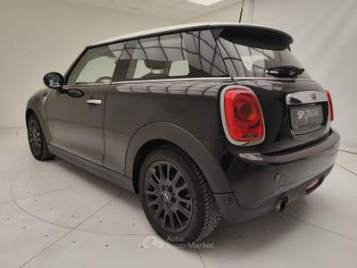 MINI Cooper IV F54-F55-F56-F57 1.5 Cooper Seven 3p auto Nero usata Erba