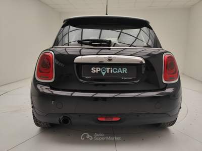MINI Cooper IV F54-F55-F56-F57 1.5 Cooper Seven 3p auto Nero usata Erba