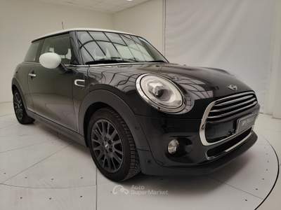 MINI Cooper IV F54-F55-F56-F57 1.5 Cooper Seven 3p auto Nero usata Erba