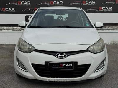 Hyundai i20 Hyundai i20 1.2 Gpl 77cv Bianco usata Giugliano in Campania