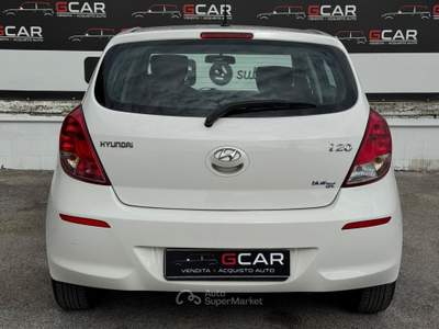 Hyundai i20 Hyundai i20 1.2 Gpl 77cv Bianco usata Giugliano in Campania