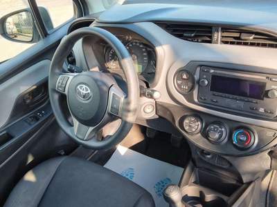 Toyota Yaris Yaris 5p 1.0 Active neopatentati Bianco usata Dello