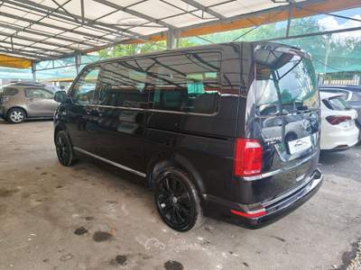 Volkswagen Multivan Multivan T6  2.0 tdi Highline 4motion 204cv dsg Nero usata Milano