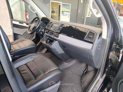 Volkswagen Multivan Multivan T6  2.0 tdi Highline 4motion 204cv dsg Nero usata Milano