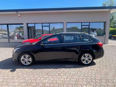 Chevrolet Cruze Cruze 1.7 Diesel Station Wagon Start/Stop LT Nero usata Cittadella