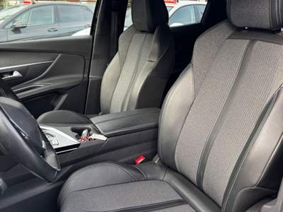 Peugeot 3008 S&S EAT8 Allure Pack Nero usata SOMMA VESUVIANA