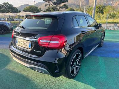 Mercedes-Benz GLA 200 220 d Automatic 4Matic Executive Nero usata Aquino