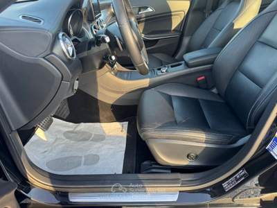 Mercedes-Benz GLA 200 220 d Automatic 4Matic Executive Nero usata Aquino