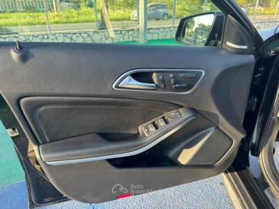 Mercedes-Benz GLA 200 220 d Automatic 4Matic Executive Nero usata Aquino