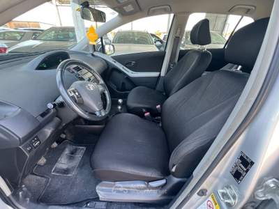 Toyota Yaris 5 porte Luxury pack FINANZIABILE Argento usata Manzano