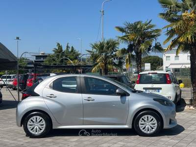 Toyota Yaris 5 porte Business FINANZIABILE Argento usata Manzano