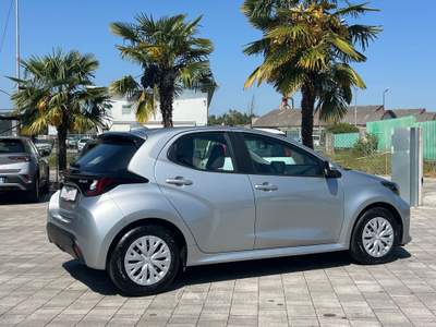 Toyota Yaris 5 porte Business FINANZIABILE Argento usata Manzano