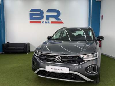 Volkswagen T-Roc SCR Life Grigio usata San Sebastiano al Vesuvio