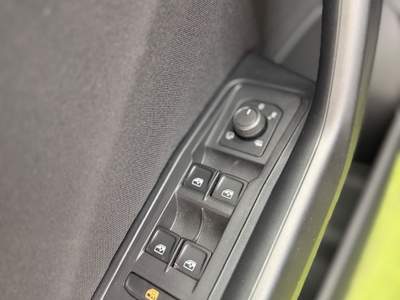 Volkswagen T-Roc SCR Life Grigio usata San Sebastiano al Vesuvio