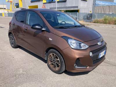 Hyundai i10 Tech A/T Marrone usata Maserà di Padova