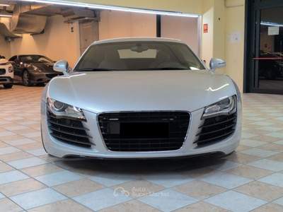 Audi R8 v8 coupè quattro r tronic carbonio/nappa Argento usata Castelnuovo Calcea