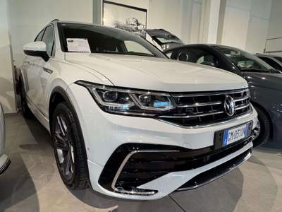Volkswagen Tiguan 1.5 tsi R-Line 150cv dsg PREZZO REALE Bianco usata Genova
