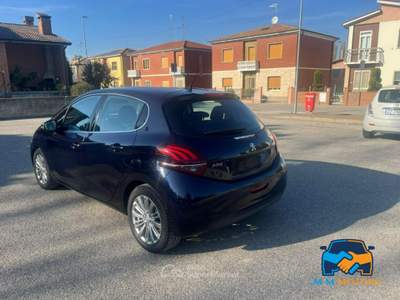 Peugeot 208 208 5p 1.2 puretech Allure s&amp;s 82cv neopatentati Nero usata ferrara