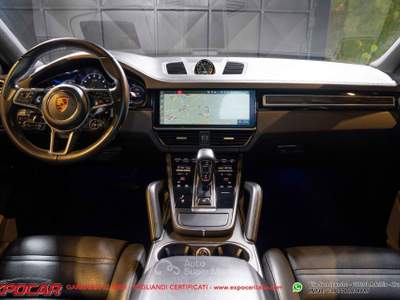 Porsche Cayenne Coupé 3.0 V6 E-Hybrid EXPORT Nero usata Adelfia