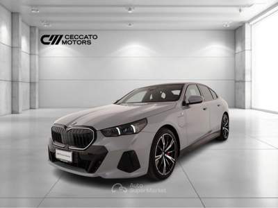 BMW Serie 5 550e 550 e M Sport Pro xDrive Steptronic Grigio usata Padova