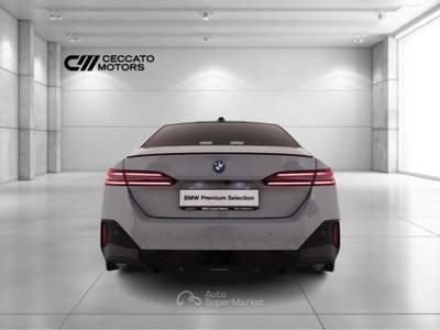 BMW Serie 5 550e 550 e M Sport Pro xDrive Steptronic Grigio usata Padova