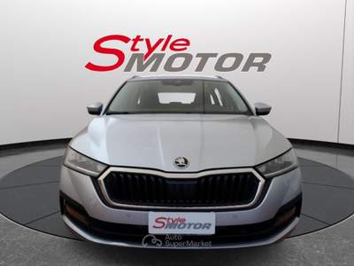 Skoda Octavia 2.0 TDI EVO SCR DSG Wagon Executive Argento usata Fano