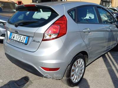Ford Fiesta 5 porte Grigio usata Massafra