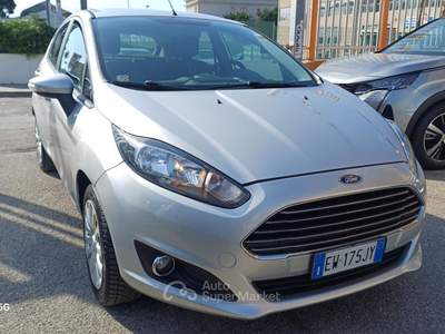 Ford Fiesta 5 porte Grigio usata Massafra