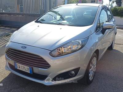 Ford Fiesta 5 porte Grigio usata Massafra