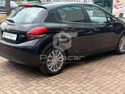 Peugeot 208 PEUGEOT 208 1° serie PureTech 82 5 porte Active Nero usata Manerba del Garda
