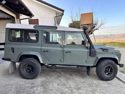 Land Rover Defender Non fumatore , sempre in box usata Alba
