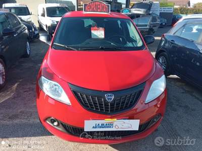 Lancia Ypsilon LANCIA YPSILON 1.0 FIREFLY HIBRIDA 5P 2023 Rosso usata Morgano